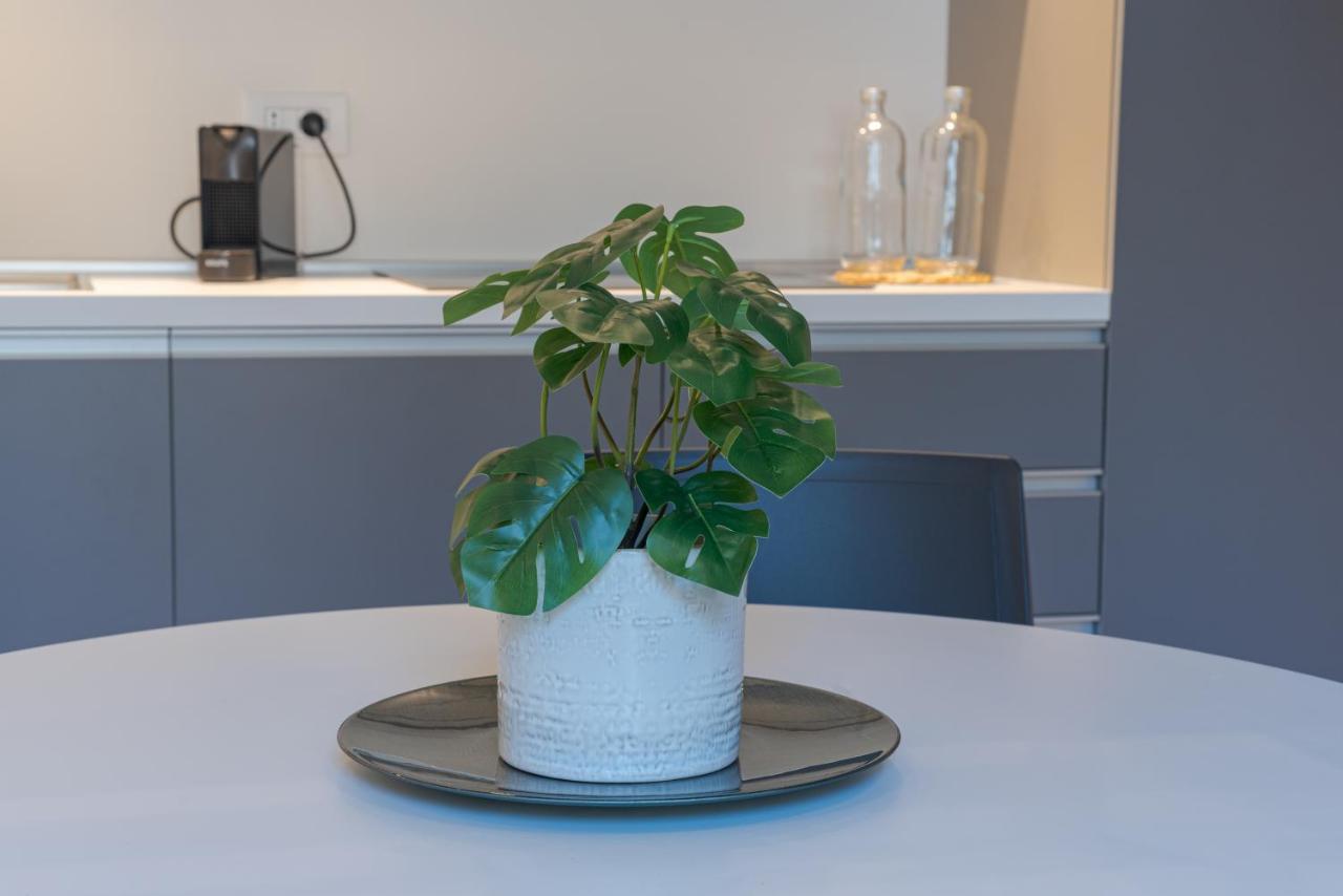 Suite Tigli - By Myhomeincomo Eksteriør bilde